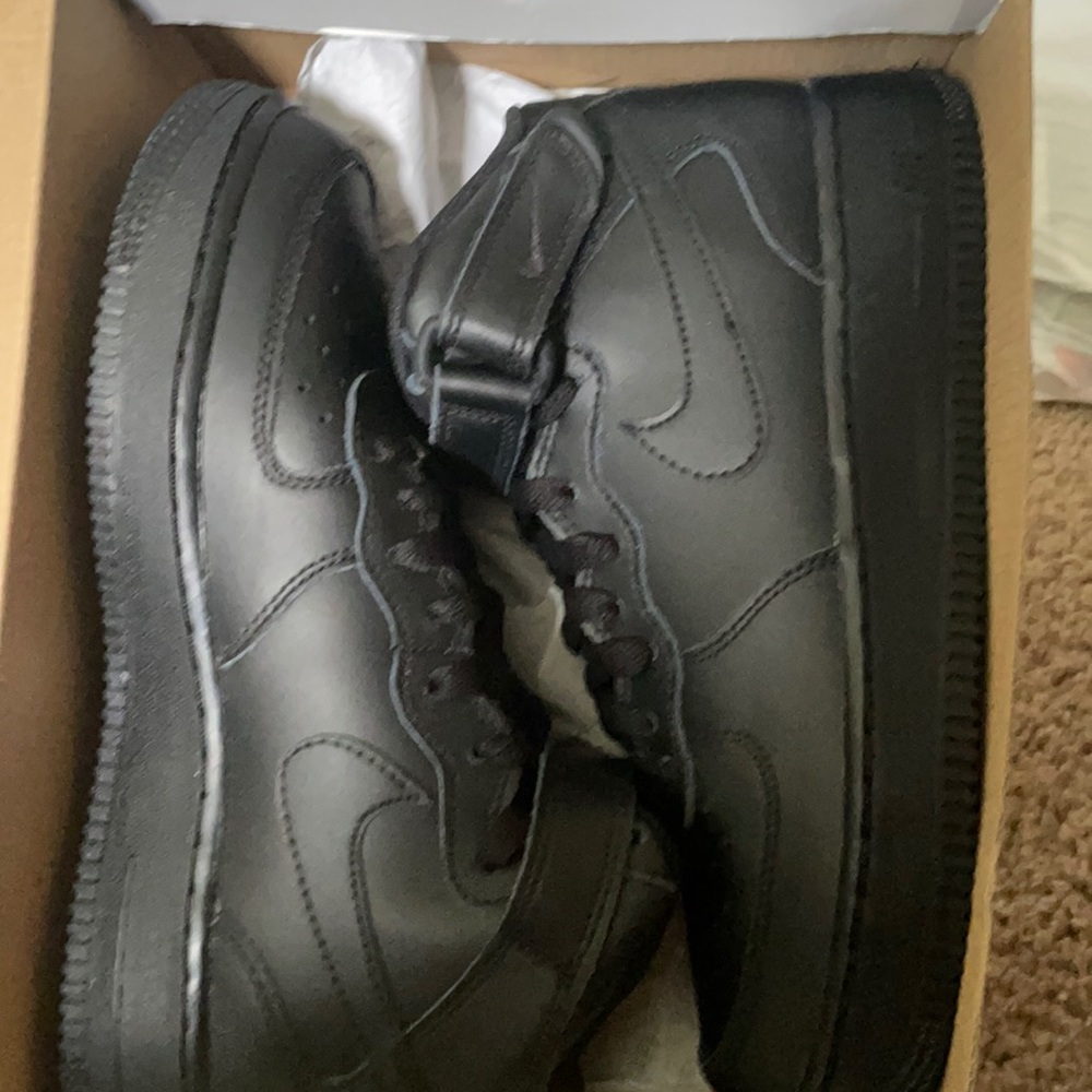Boys Nike Air Force ones 6.5